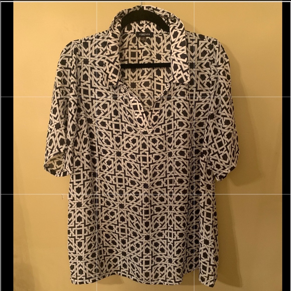 Black/White Blouse. 1X